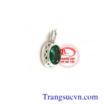 Mặt dây đá quý Emerald vàng 18k trắng hợp thời trang.