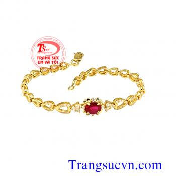 Lắc vàng tây đá ruby đỏ vàng 18k gắn ruby thiên nhiên cao cấp, là món quà tuyệt vời cho người thân, bạn bè