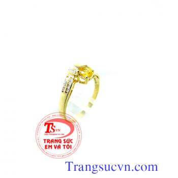 Nhẫn vàng nữ saphir vàng
