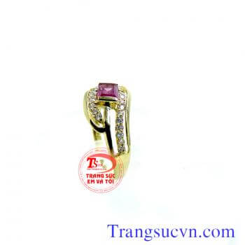 Nhẫn nữ đẹp ruby tự nhiên