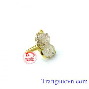 Nhẫn nữ tỳ hưu thạch anh tóc