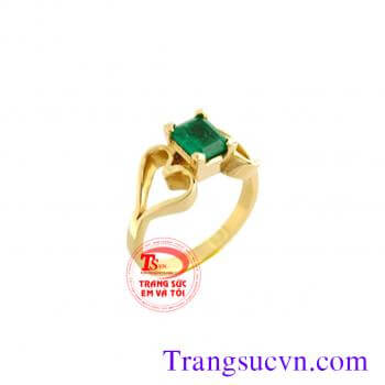 Nhẫn nữ vàng emerald vuông đẹp