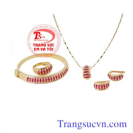 Bộ trang sức vàng tây đính đá ruby