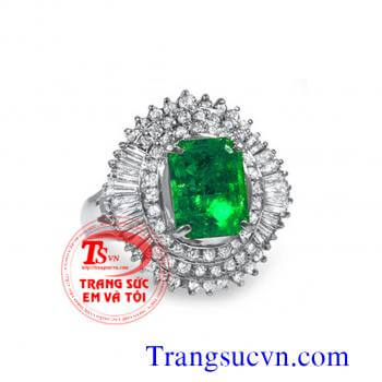 Nhẫn đá emerald thiên nhiên