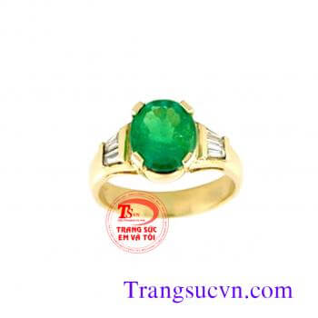 Nhẫn emerald cho văn phòng