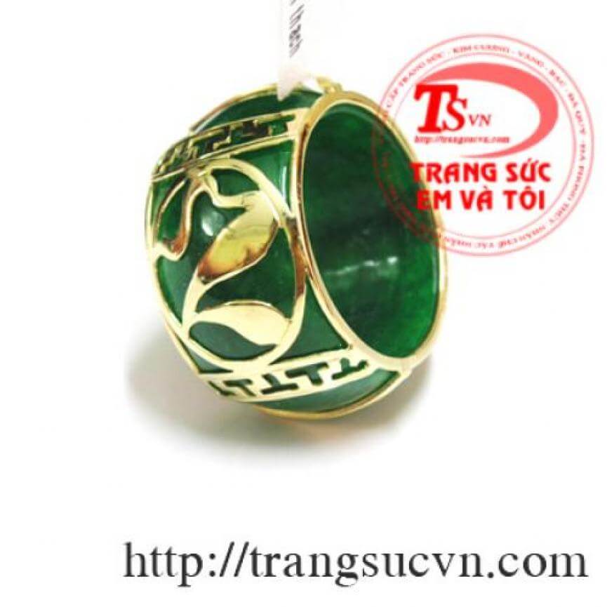 Nhẫn ngọc dát vàng