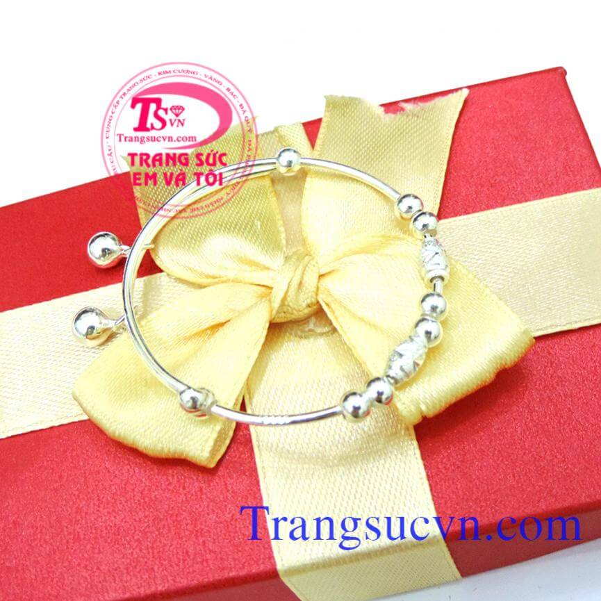 Lắc bạc chuông trẻ