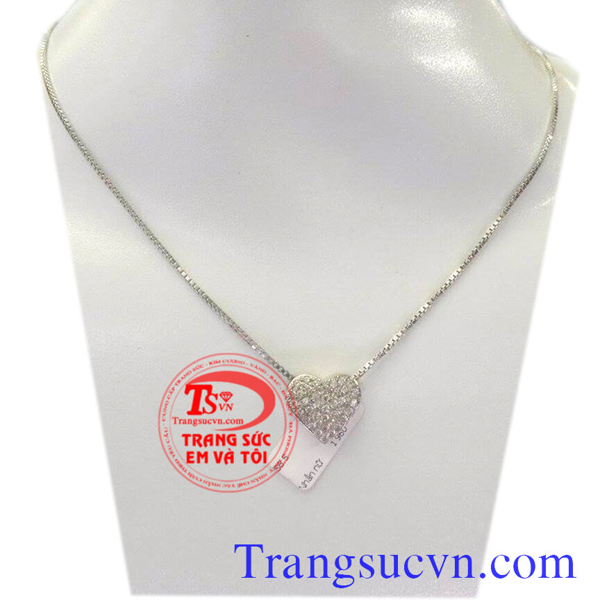 Bộ mặt dây trái tim vàng trắng là bộ sản phẩm mặt dây kết hợp cùng dây chuyền vàng tây mẫu mã sản phẩm sang trọng quý phái.