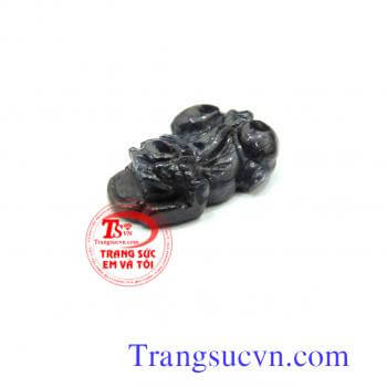 Con tỳ hưu màu đen