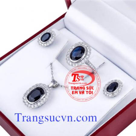Bộ trang sức đá quý saphir quý phái vàng 18k giao hàng trên toàn quốc.