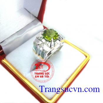 Nhẫn vàng trắng peridot thiên nhiên có kiểm định vàng 18k 750 trọng lượng vàng 3.6 chỉ đảm bảo hành 12 tháng,giao hàng tận nơi