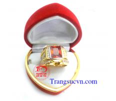Nhẫn nam vàng đá màu đỏ
