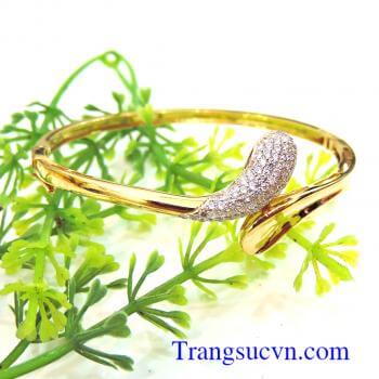 Vòng tay vàng cho nữ đính đá