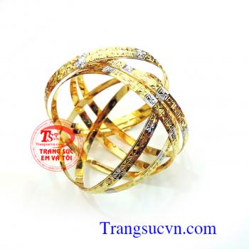 Vòng tuần tuyệt đẹp tự nhiên nơi cổ tay duyên dáng