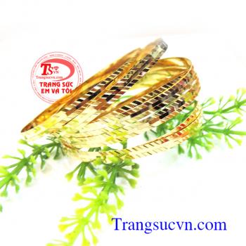 mỗi ngày đeo 1 chiếc đủ 7 ngày