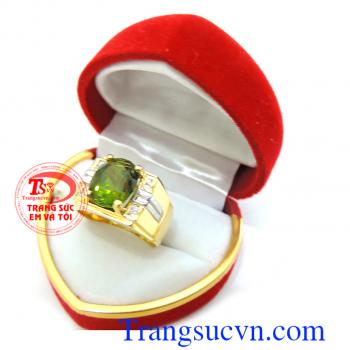 Nhẫn peridot vàng 14k