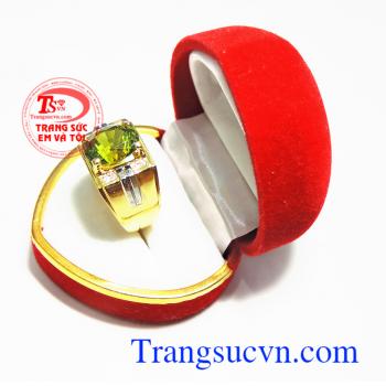 Nhẫn peridot vàng 14k