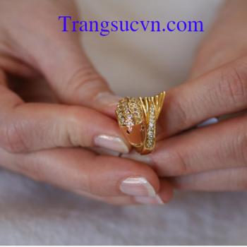 Nhẫn cá gắn kim cương-ruby
