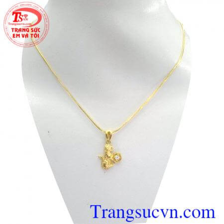 Bộ mặt dây chuyền tuổi Tuất đảm bảo chất lượng vàng chuẩn. Bộ mặt dây chuyền tuổi Tuất mang lại may mắn cho người đeo.