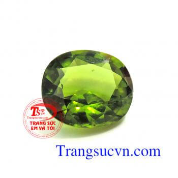 Peridot thiên nhiên 10ct Loại đá quý: Peridot thiên nhiên Số lượng: 01 Viên Kích thước: 14.00 x 12.00 / 7.70mm Trọng lượng: 10 Carat Màu sắc: Lục phớt vàng Độ tinh khiết: Trong suốt Kiểu chế tác: Oval/ Facet Chất lượng chế tác: Tốt