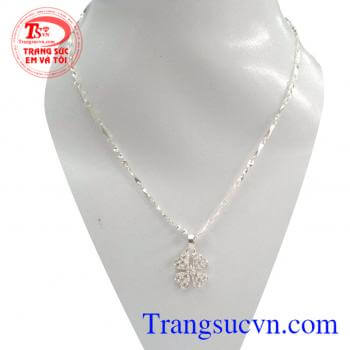 Bộ mặt dây chuyền bạc cỏ bốn lá dành cho nữ làm từ bạc 92.5 với mẫu sang hợp thời trang Bộ mặt dây chuyền bạc bán toàn quốc,thanh toán an toàn