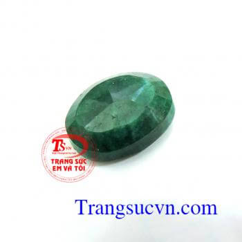 Viên ngọc lục bảo to