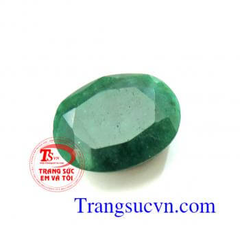 Viên ngọc lục bảo to