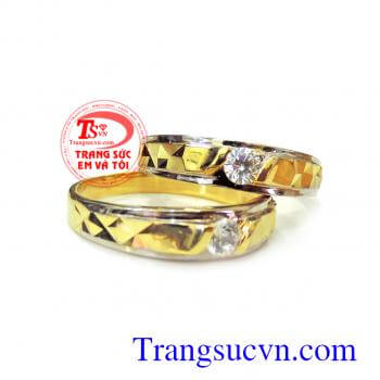 Nhẫn cưới giá rẻ vàng tây Loại sản phẩm: Nhẫn cưới giá rẻ  Thương hiệu: Trang Sức Em Và Tôi  Kiểu chế tác: Nhẫn cưới vàng giá rẻ đẹp sang trọng kinh tế cho đôi bạn trẻ.
