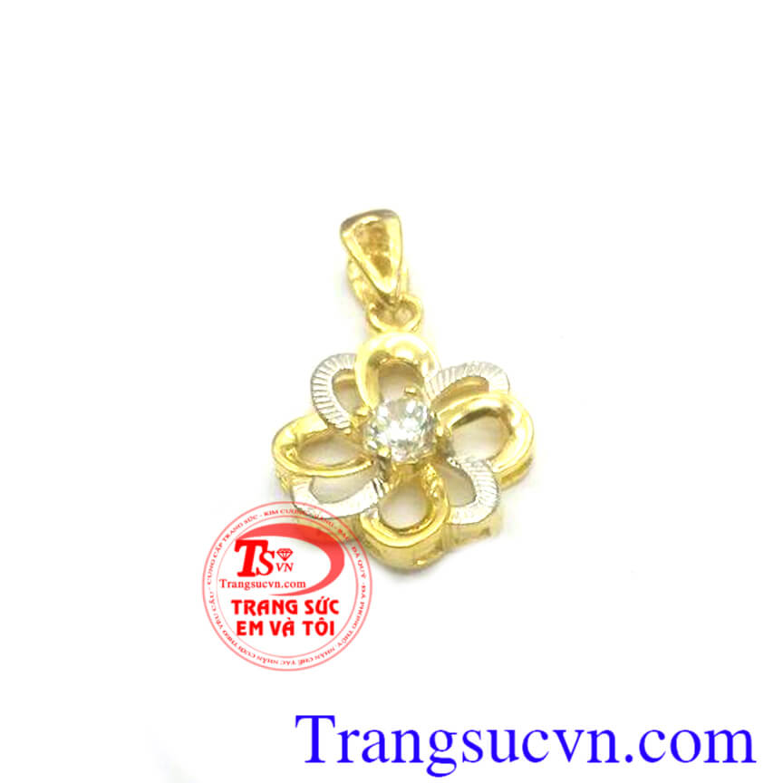 Mặt dây hoa bằng lăng lấy ý tưởng thiết kế từ hoa bằng lăng chế tác bằng vàng đem đến sản phẩm ý nghĩa hợp thời trang và mang nhiều may mắn,Uy tín vàng đảm bảo