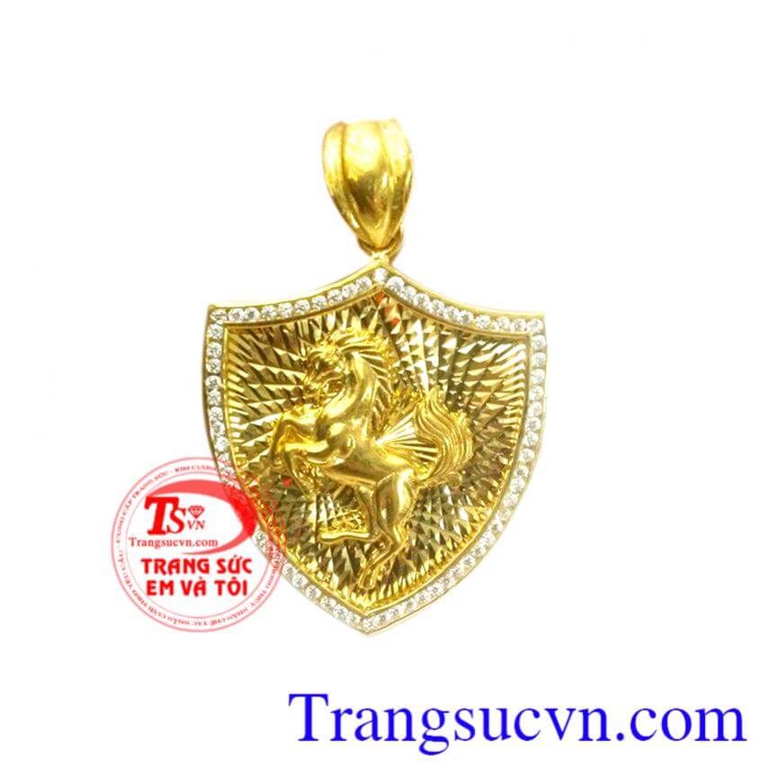 Mặt dây ngựa vàng tuổi ngọc may mắn