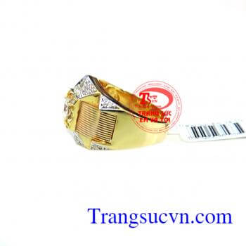 Nhẫn  nam vàng 18k nhập khẩu,nhẫn vàng 18k với thiết kế sắc nét hàng chuẩn quốc tế đeo sang trọng sự kết hợp tài ba của nghệ nhân thiết kế trang sức. Bảo hành 1 năm,giao toàn quốc