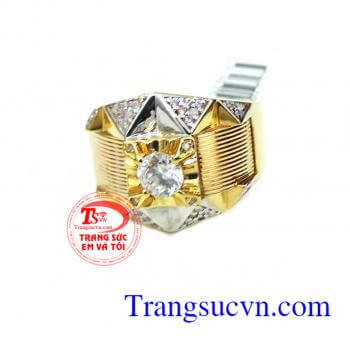 Nhẫn  nam vàng 18k nhập khẩu,nhẫn vàng 18k với thiết kế sắc nét hàng chuẩn quốc tế đeo sang trọng sự kết hợp tài ba của nghệ nhân thiết kế trang sức. Bảo hành 1 năm,giao toàn quốc