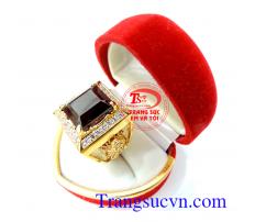 Nhẫn vàng cóc ngậm tiền đá Granet