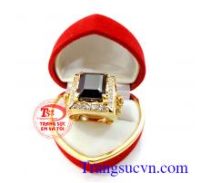 Nhẫn vàng cóc ngậm tiền đá Granet