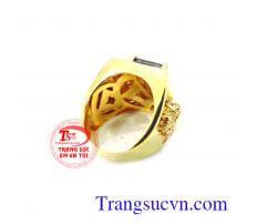 Nhẫn vàng cóc ngậm tiền đá Granet