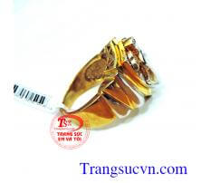 Nhẫn nam khiên kiếm và chiếc nhẫn bảo vệ đúng nghĩa như cái tên của nhẫn KIẾM dùng tự vệ và tấn công. KHIÊN che và đỡ bảo vệ nhan nam dep thiết kế và chế tác 3D theo yêu cầu Vàng đảm bảo chất lượng 10k 12k 14k 18k gắn đá theo mệnh sang trọng và hộ mệnh,Uy