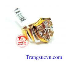 Nhẫn nam khiên kiếm và chiếc nhẫn bảo vệ đúng nghĩa như cái tên của nhẫn KIẾM dùng tự vệ và tấn công. KHIÊN che và đỡ bảo vệ nhan nam dep thiết kế và chế tác 3D theo yêu cầu Vàng đảm bảo chất lượng 10k 12k 14k 18k gắn đá theo mệnh sang trọng và hộ mệnh,Uy