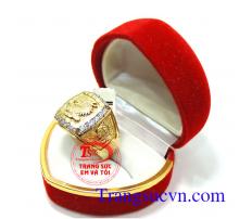 nhan nam đẹp, nhẫn nam vàng tây dành cho nam sang trọng và đẳng cấp phái mạnh mang lại quyền lực chiếc nhẫn và may mắn,hợp thời trang,chất lượng đảm bảo, Uy tín với đánh gia của khách hàng tốt và ưa chuộng sản phẫn nhẫn nam đẹp