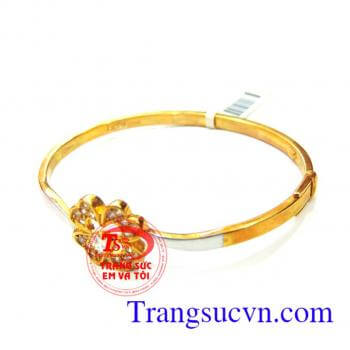 Vòng tay cỏ bốn lá vàng