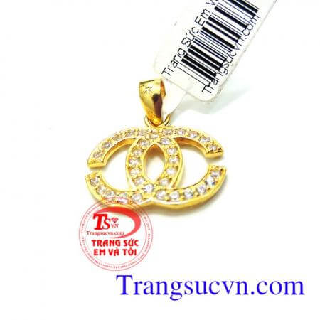 Mặt dây chuyền Chanel Mặt dây chuyền Chanel chế tác hiện đại, kiểu dáng thời trang là món quà trang sức độc đáo dành tặng cho bạn gái sành điệu Mặt Chanel vàng 10k