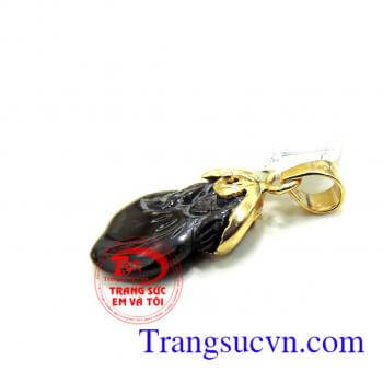 Mặt trái đào sapphire