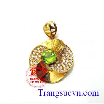 Mặt dây đá peridot mệnh hỏa và mộc