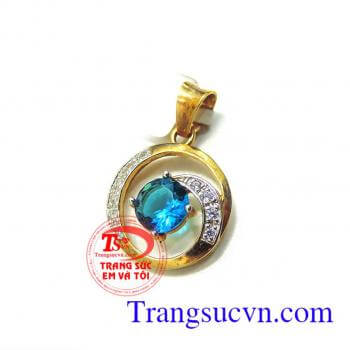 Mặt dây chuyền đá xanh thương hiệu bền đẹp, chất lượng, là món quà ý nghĩa cho người yêu thương