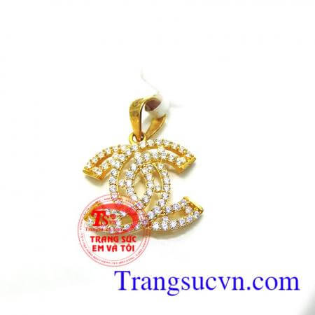 Mặt hiệu Chanel vàng sang trọng và đẳng cấp tinh tế cho sản phẩm hàng hiệu,vàng tây kết đá tinh xảo đến từng mm.vàng đảo bảo chất lương,Sản phẩm Ưa chuộng và Uy tín