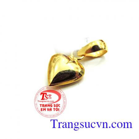 Trái tim vàng yêu thương sản phẩm mặt dây nữ quyến rũ,xinh đẹp với chi tiêt đẹp,mảnh tinh tế, kết hợp cùng dây chuyền nữ hợp thời trang bộ trang sức vàng đảo bảo,Uy tín Trái tim vàng yêu thương