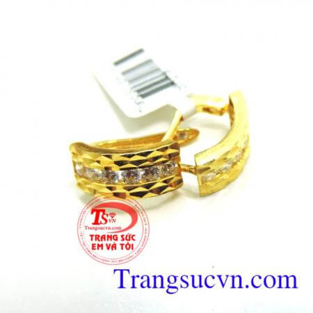 Bông tai vàng tây Năm nay, xu hướng lựa chọn những mẫu hoa tai vàng tây được khá nhiều các bạn nữ lựa chọn bởi vẻ đẹp sang trọng Những mẫu hoa tai vàng tây mới nhất dành cho phái đẹp với thiết kế tỉ mỉ, bền đẹp mang lại vẻ đẹp sang trọng , quý phái