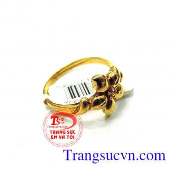 Nhẫn nữ hoa vàng tươi