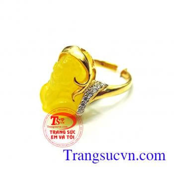 Nhẫn nữ tỳ hưu vàng