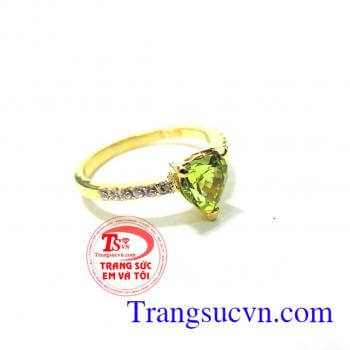 Nhẫn nữ peridot trái tim