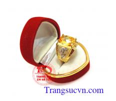 Nhẫn nam giá rẻ vàng tây dành cho nam đảm bảo chất lượng với thiết kế thanh lịch,sang trọng,nam tính,mạnh mẽ và hộ mệnh hợp thời trang,nhẫn vàng giá rẻ cho nam